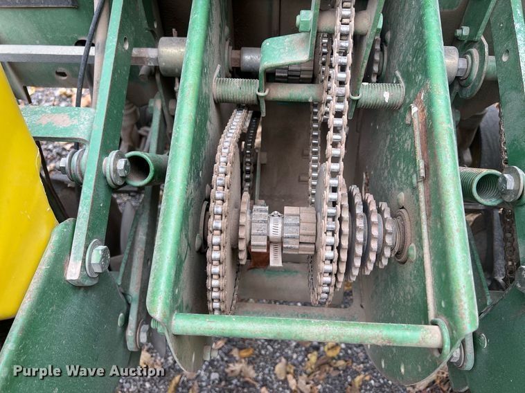 image for item OA9038 John Deere 7200  planter