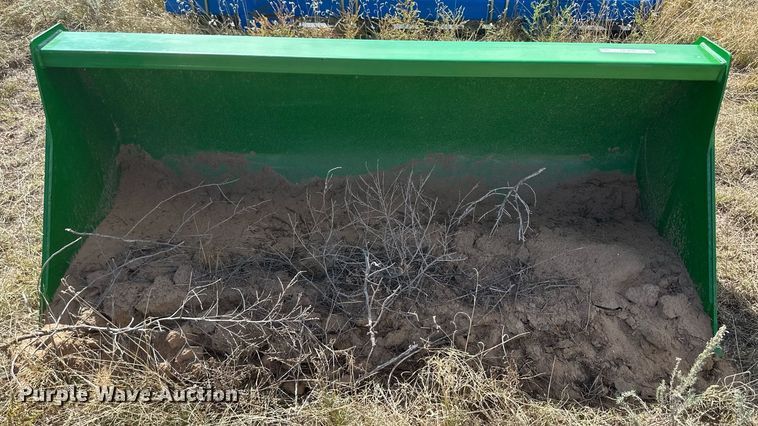 image for item OC9535 John Deere  loader bucket