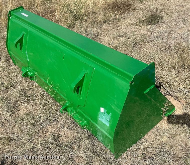 image for item OC9535 John Deere  loader bucket
