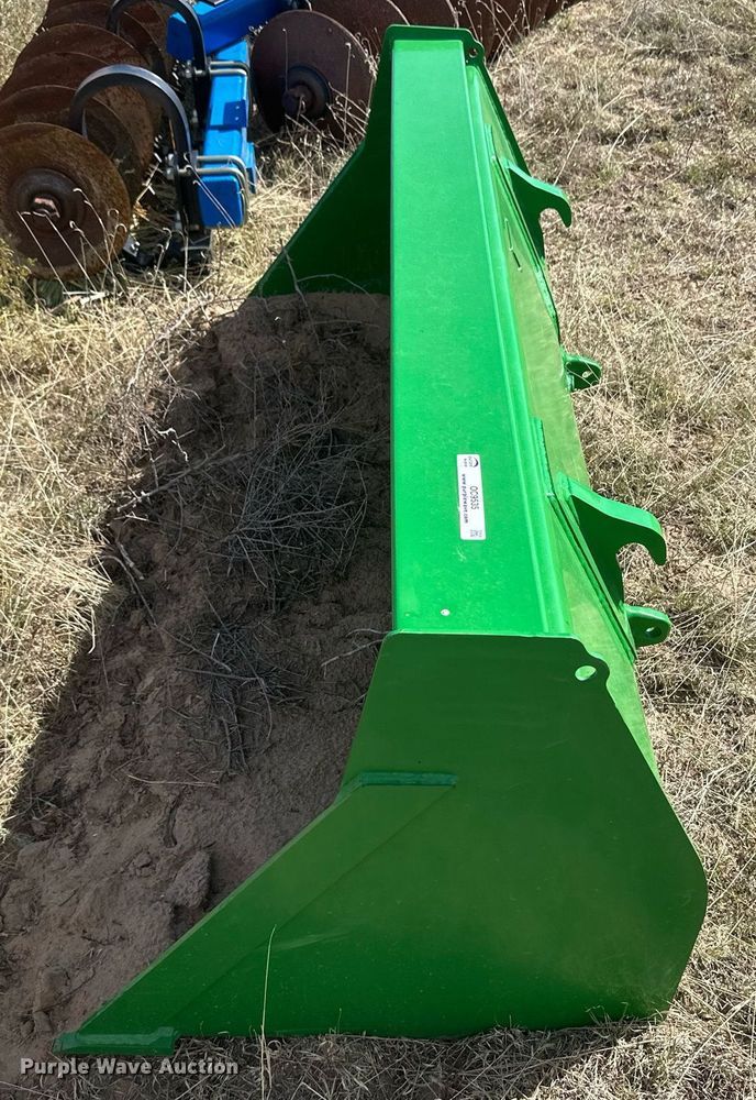 image for item OC9535 John Deere  loader bucket