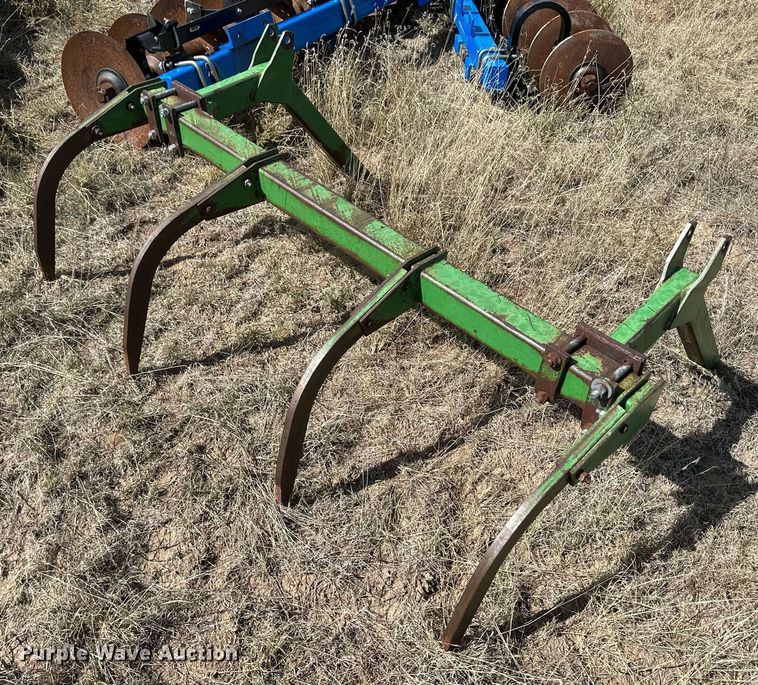 image for item OC9535 John Deere  loader bucket