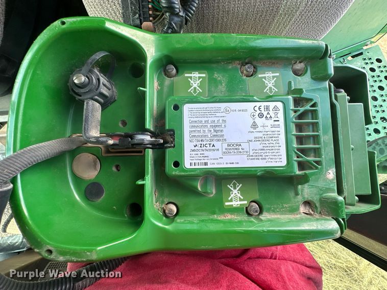 image for item OC9536 John Deere Starfire 6000  GPS receiver