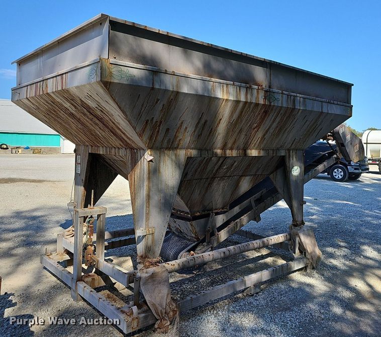 image for item OG9530 Doyle  hopper feeder