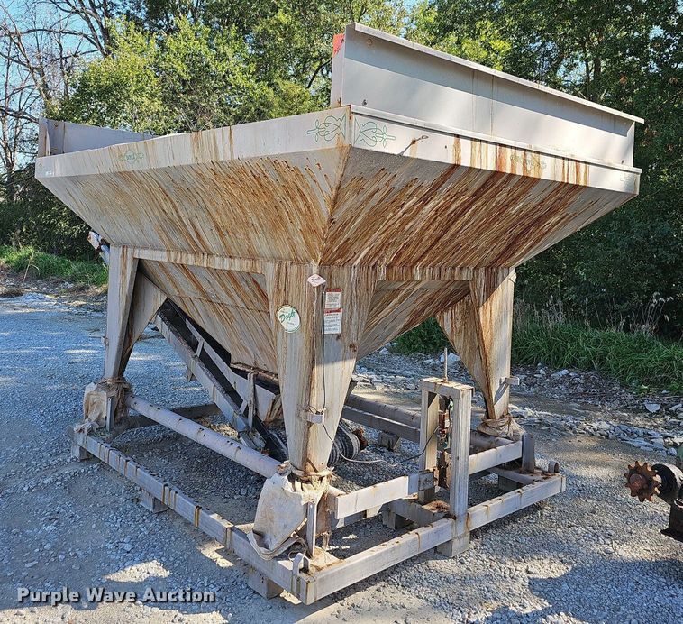 image for item OG9530 Doyle  hopper feeder