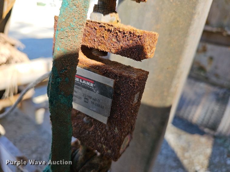 image for item OG9530 Doyle  hopper feeder