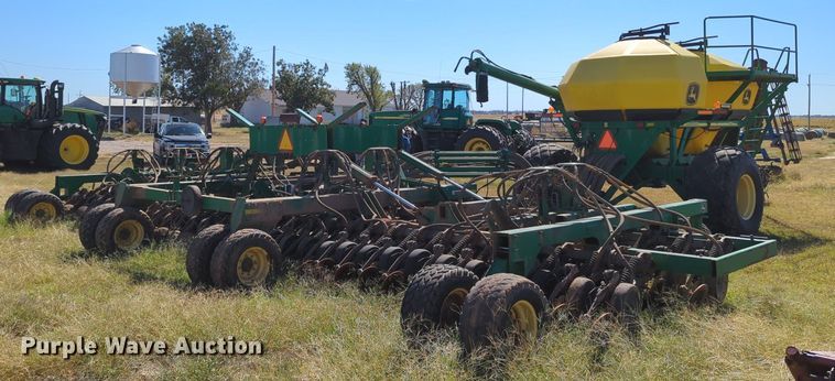 image for item OL9043 2007 John Deere 1890  air seeder