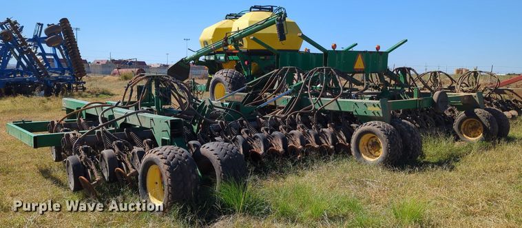image for item OL9043 2007 John Deere 1890  air seeder