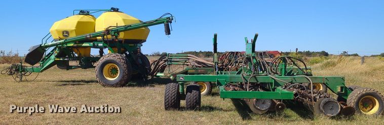 image for item OL9043 2007 John Deere 1890  air seeder