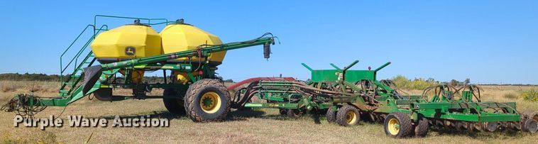 image for item OL9043 2007 John Deere 1890  air seeder