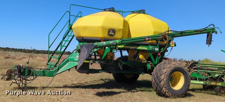 image for item OL9043 2007 John Deere 1890  air seeder