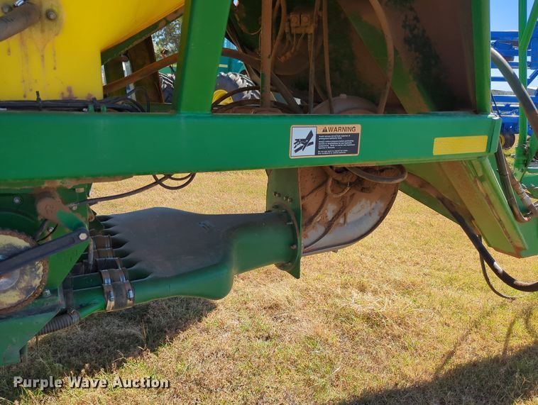 image for item OL9043 2007 John Deere 1890  air seeder