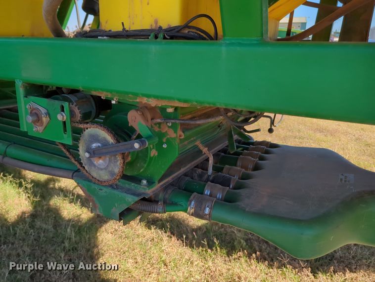 image for item OL9043 2007 John Deere 1890  air seeder