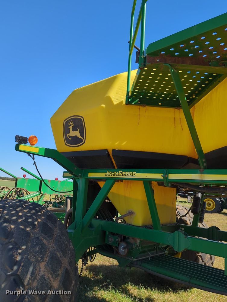 image for item OL9043 2007 John Deere 1890  air seeder