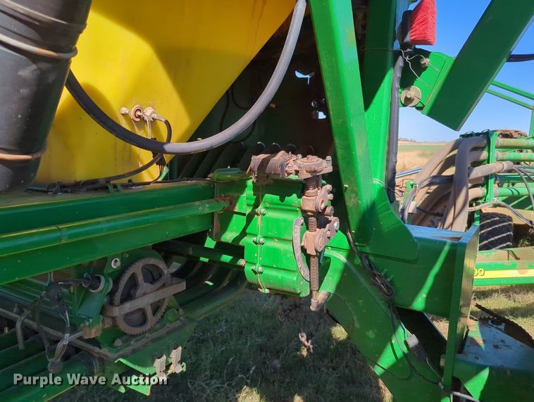 image for item OL9043 2007 John Deere 1890  air seeder