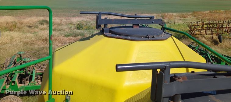 image for item OL9043 2007 John Deere 1890  air seeder