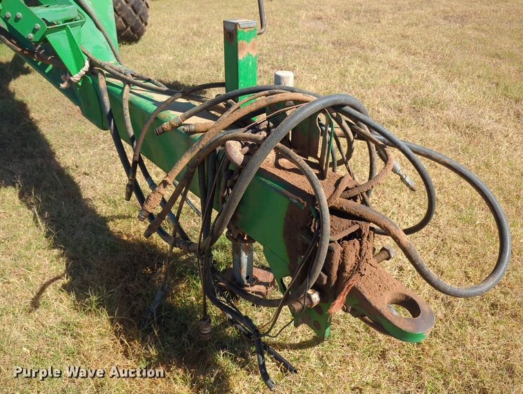 image for item OL9043 2007 John Deere 1890  air seeder