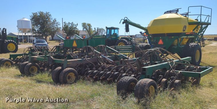 image for item OL9043 2007 John Deere 1890  air seeder