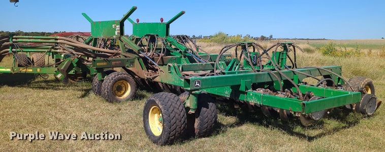 image for item OL9043 2007 John Deere 1890  air seeder