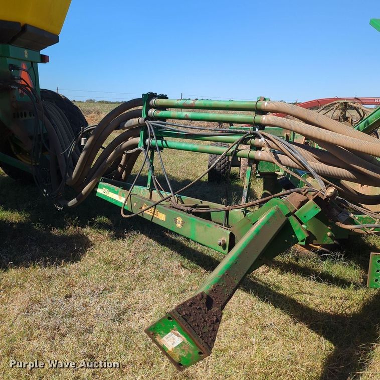 image for item OL9043 2007 John Deere 1890  air seeder