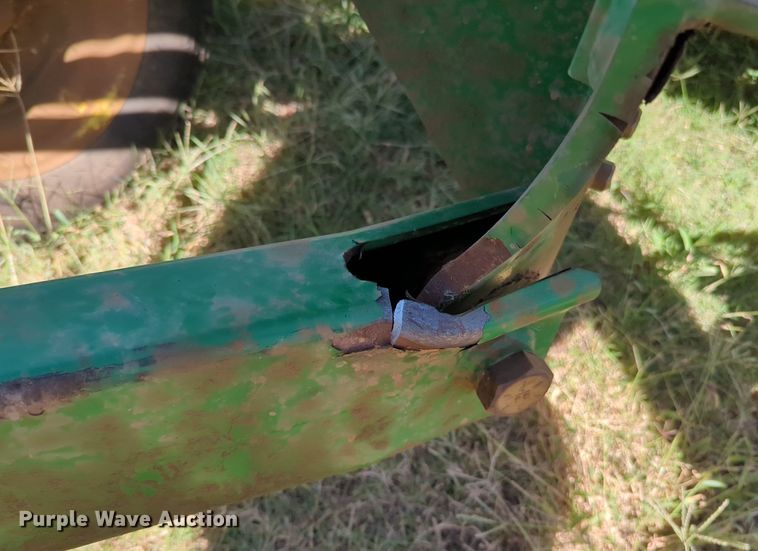 image for item OL9043 2007 John Deere 1890  air seeder