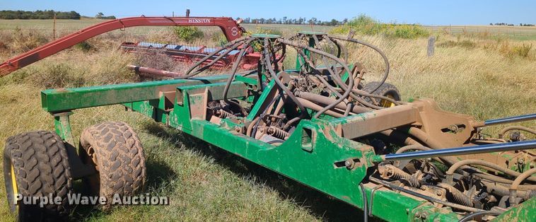 image for item OL9043 2007 John Deere 1890  air seeder