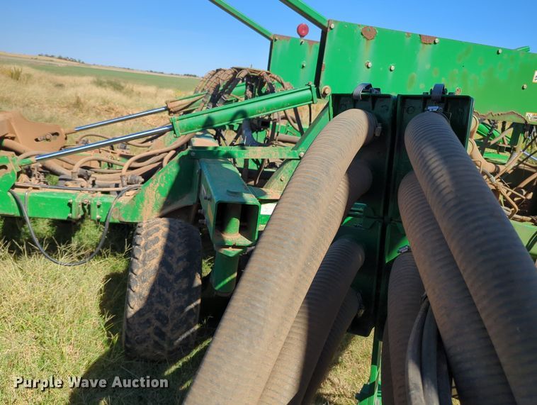 image for item OL9043 2007 John Deere 1890  air seeder