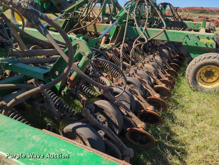 image for item OL9043 2007 John Deere 1890  air seeder