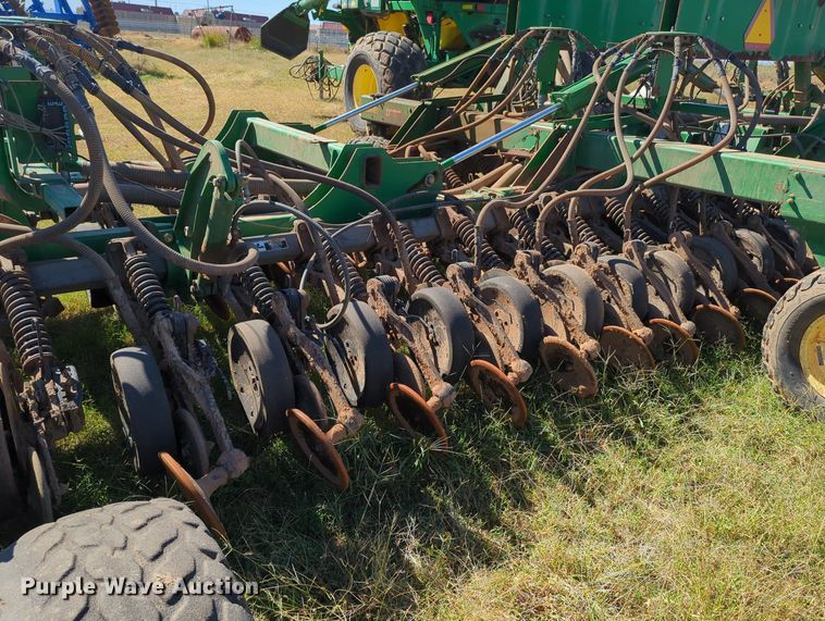 image for item OL9043 2007 John Deere 1890  air seeder