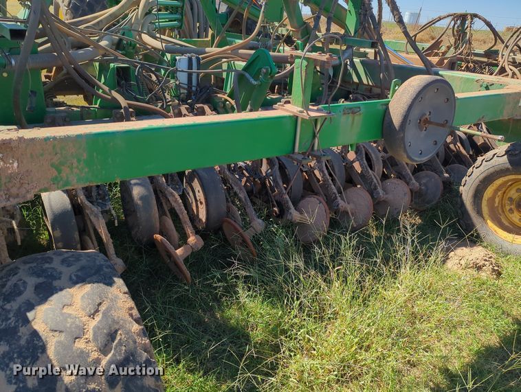 image for item OL9043 2007 John Deere 1890  air seeder