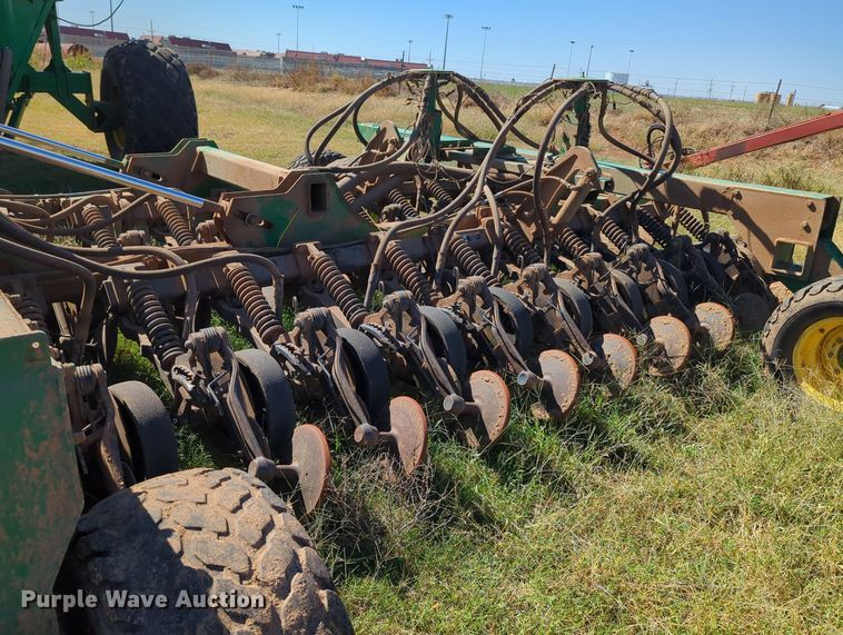 image for item OL9043 2007 John Deere 1890  air seeder
