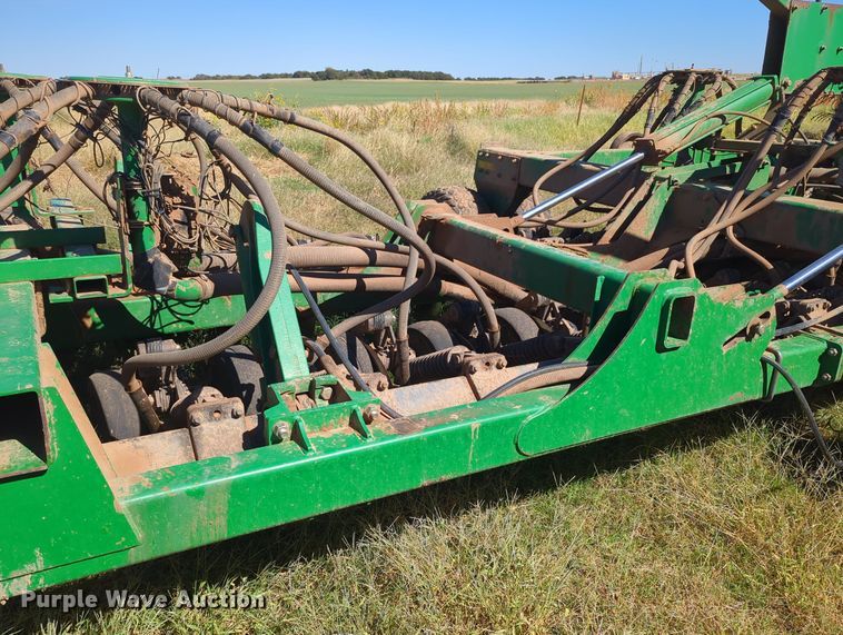 image for item OL9043 2007 John Deere 1890  air seeder