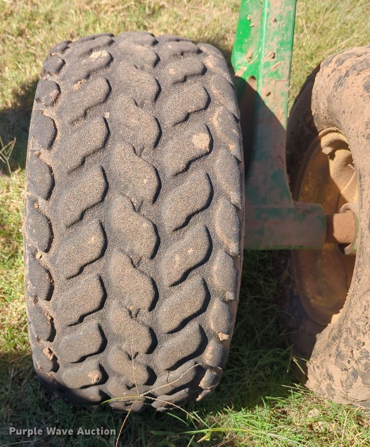 image for item OL9043 2007 John Deere 1890  air seeder