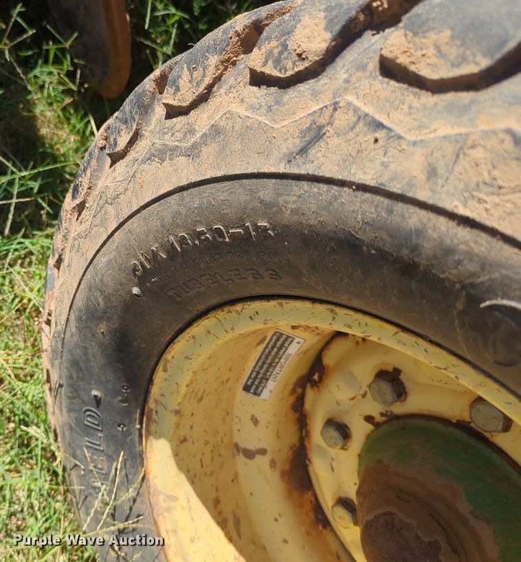 image for item OL9043 2007 John Deere 1890  air seeder