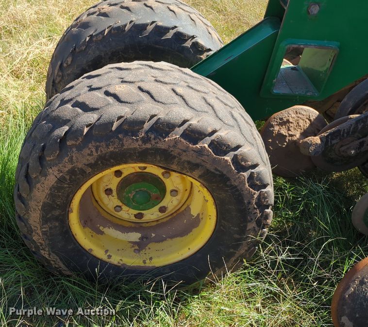 image for item OL9043 2007 John Deere 1890  air seeder