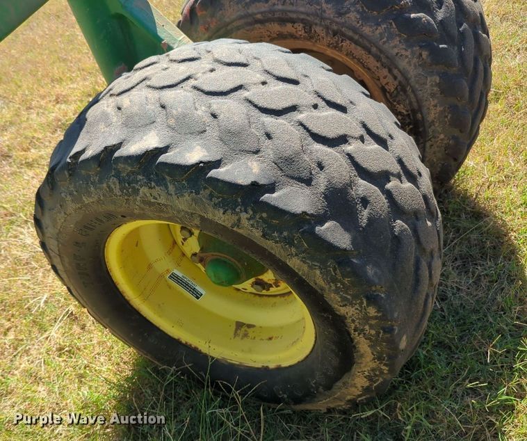 image for item OL9043 2007 John Deere 1890  air seeder