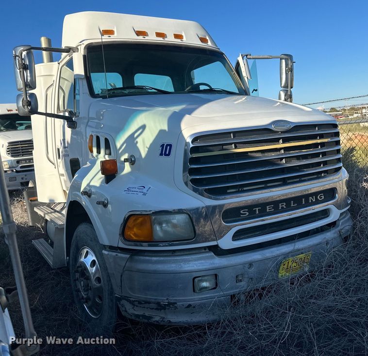 image for item DH1846 2007 Sterling AT9500  semi truck