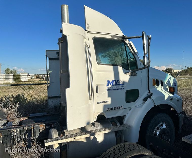 image for item DH1846 2007 Sterling AT9500  semi truck