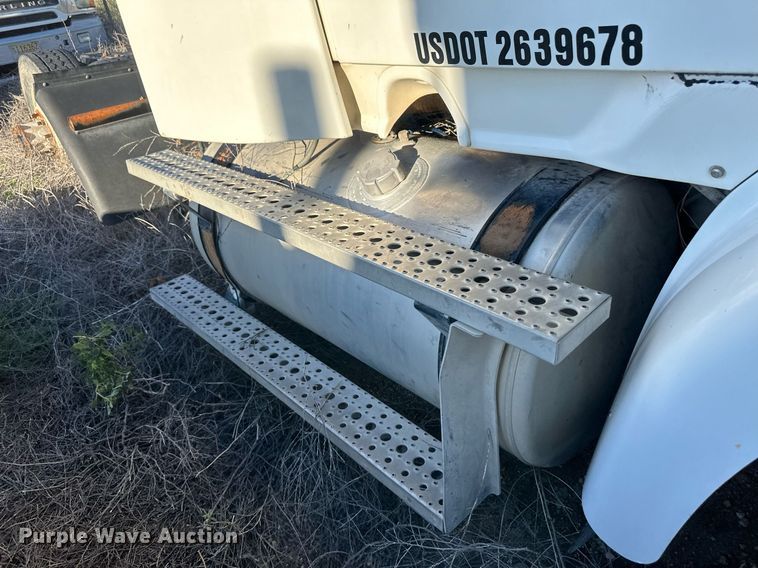 image for item DH1846 2007 Sterling AT9500  semi truck