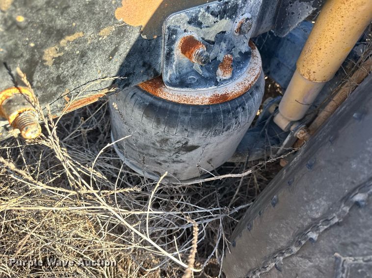 image for item DH1846 2007 Sterling AT9500  semi truck