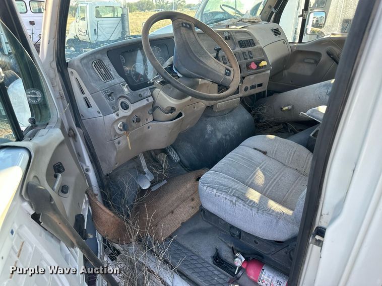 image for item DH1846 2007 Sterling AT9500  semi truck