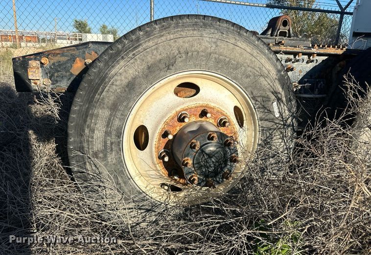 image for item DH1846 2007 Sterling AT9500  semi truck