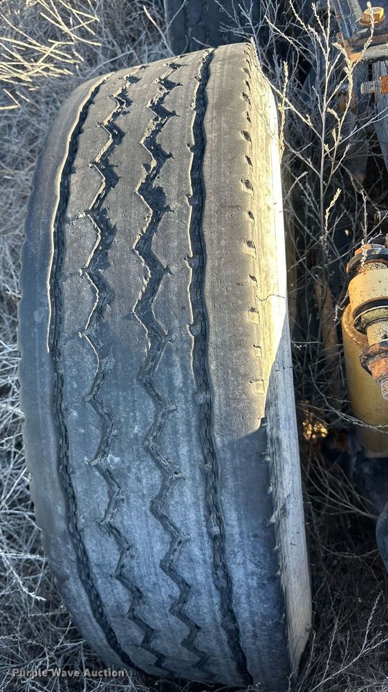 image for item DH1846 2007 Sterling AT9500  semi truck