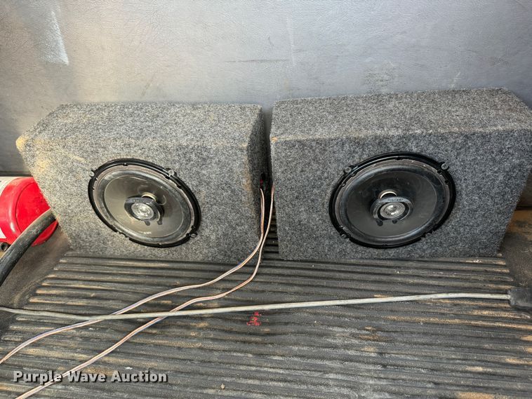 image for item DK2571 2005 Freightliner Columbia 120  semi truck