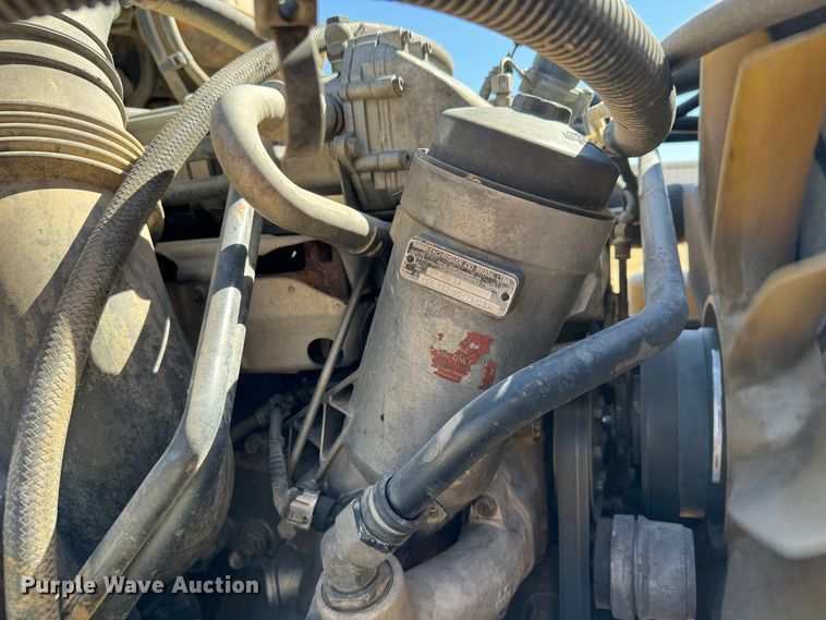 image for item DK2571 2005 Freightliner Columbia 120  semi truck