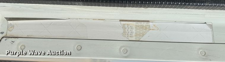 image for item DK2571 2005 Freightliner Columbia 120  semi truck