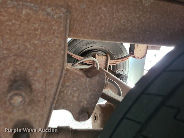 image for item DK4092 2000 Trailmobile  dry van trailer