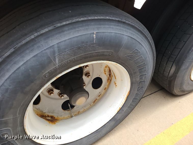 image for item DK4092 2000 Trailmobile  dry van trailer