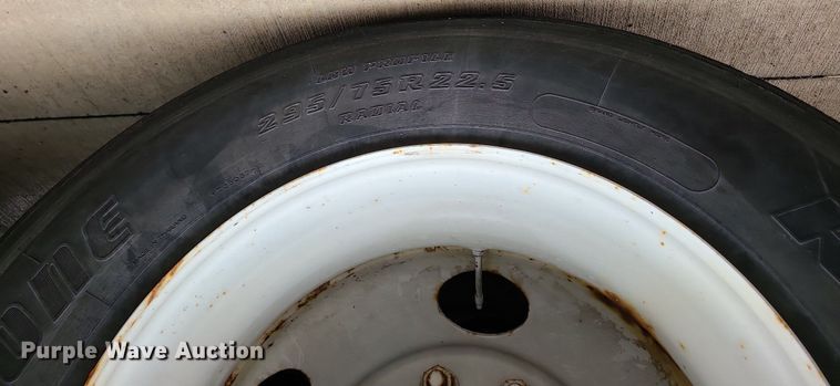 image for item DK4092 2000 Trailmobile  dry van trailer