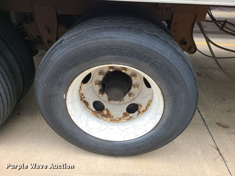 image for item DK4092 2000 Trailmobile  dry van trailer