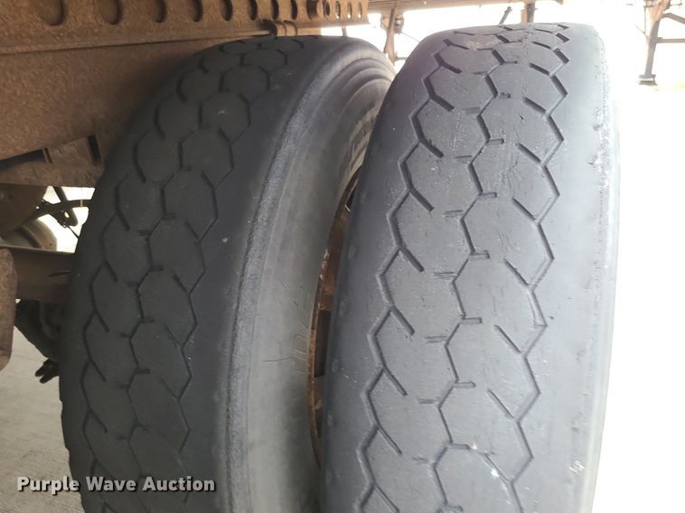 image for item DK4092 2000 Trailmobile  dry van trailer